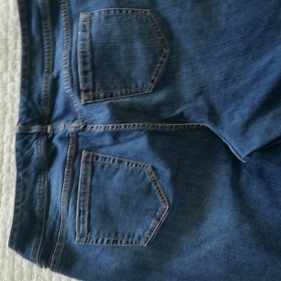 Torrid Distressed Frayed Hem EUC Size 20R D4 - Picture 5 of 5